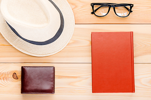 포토 JPG 해외이미지 라이프스타일 여행 백그라운드 컨셉 장신구 유리 탁자 휴가 바닥 아이디어 사람없음 목재 책 세트 여행객 장비 수확 지갑 플랫 정상 모험가 책상 오브젝트 휴양지 머리위 위치 밀짚 원정 항목 해외202004 해외포토 나무 가구 농업 재료 재질 사람 생활 장소 짚 파일형식 이미지허브