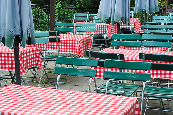 포토 JPG 해외이미지 음료 의자 탁자 맥주 독일 사람없음 야외 농작물 식당 카페 식탁보 농촌 보행로 시장 해외202004 해외포토 유럽 길 가구 농업 주류 상점 시골 파일형식 이미지허브