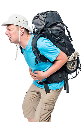 포토 JPG 해외이미지 백인 라이프스타일 남자 여행 배낭 휴가 스트레스 건강 한명 사람 상반신 성인 옆모습 여행객 여행가방 고통 문제 백패커 해외202004 해외포토 서양인 1 감정 뷰포인트 가방 생활 파일형식 이미지허브