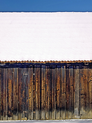 포토 JPG 해외이미지 겨울 자연 하늘 사람없음 목재 파란색 갈색 환경 냉동 추위 흰색 시골 서리 과거 외양간 옛날 해외202004 해외포토 나무 계절 컬러 컨셉 재료 생태계 파일형식 이미지허브