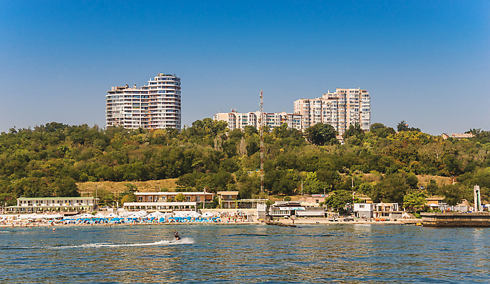 포토 JPG 해외이미지 유럽 바다 여행 건축양식 자연 하늘 호텔 아침 날씨 휴식 주택 건강 파노라마 풍경 사람없음 야외 건물 물 여름 항구 맑음 도시 보트 크루즈 언덕 휴양지 지역 포트 타운 생태학 우크라이나 해외202004 해외포토 주간 자연요소 건축물 계절 교육 건축 나라 컨셉 배_교통 교통시설 숙소 촬영기법 장소 생태계 파일형식 이미지허브