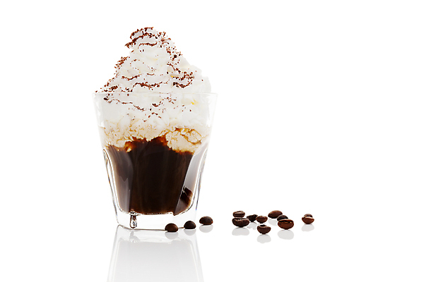 포토 JPG 해외이미지 스튜디오촬영 백그라운드 사람없음 컵 원두 흰배경 비엔나커피 휘핑크림 해외202004 해외포토 식기 커피 실내 흰색 크림 휘핑 파일형식 이미지허브