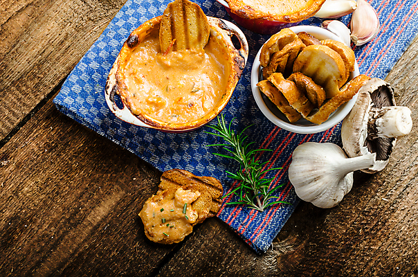 포토 JPG 해외이미지 접시 문화 음식 백그라운드 토마토 채소 고추 치즈 따뜻함 마늘 옥수수 요리 사람없음 목재 파란색 노란색 식사 펼침 흰색 신선 뜨거움 체리 사발 굽기 허브 매움 토스트 후추 백리향 살사댄스 해로움 해외202004 해외포토 나무 식물 식기 빵 컬러 컨셉 과일 재료 모션 유제품 곡류 춤 사기그릇 맛 구이 향신료 파일형식 이미지허브