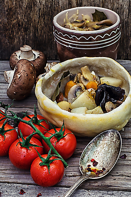 포토 JPG 해외이미지 접시 음식 빵 토마토 채소 탁자 감자 건강 육류 요리 사람없음 저녁식사 버섯 당근 껍질 신선 뜨거움 고명 수프 냄비 허브 정사각형 반죽 레시피 점심식사 채식주의자 캐서롤 해외202004 해외포토 도형 식물 식기 가구 식재료 뿌리채소 식사 용기_그릇 솥 채식 파일형식 이미지허브