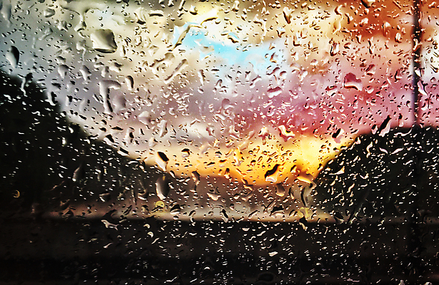 포토 JPG 해외이미지 창문 사람없음 소프트포커스 빗방울 보케 빛망울 블러 블러효과 보케백그라운드 해외202004 해외포토 백그라운드 촬영기법 빛 비_날씨 파일형식 효과 이미지허브