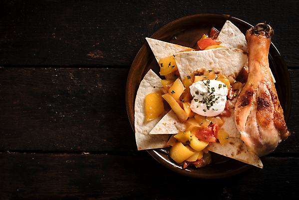 포토 JPG 해외이미지 전통 접시 음식 빵 재료 건강 육류 옥수수 요리 사람없음 목재 쌓기 우주 식사 저녁식사 치킨 공백 덮개 흰색 신선 원형 플랫 맛 밀 굽기 먹기 메뉴 반죽 밀가루 후추 타코 드럼스틱 피타 핸드메이드 해외202004 해외포토 도형 나무 식기 컬러 컨셉 식재료 모션 곡류 뚜껑 가루 구이 향신료 닭고기요리 파일형식 이미지허브