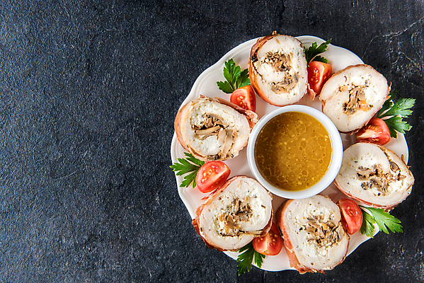 포토 JPG 해외이미지 전통 음식 휴가 치즈 스파게티 육류 요리 사람없음 우주 저녁식사 치킨 버섯 공백 메뉴 베이컨 레시피 추수감사절 칠면조 폭식 마케팅 카피스페이스 해외202004 해외포토 기독교 식재료 조류 유제품 파스타 돼지고기 식사 닭고기요리 파일형식 이미지허브