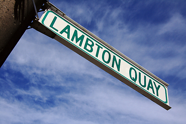 포토 JPG 해외이미지 도로 섬 지도 하늘 새로움 거리 키위 장화 사람없음 파란색 쇼핑 도시 센터 사인 뉴질랜드 지역 남쪽 해외202004 해외포토 길 컬러 신발 컨셉 과일 교통시설 오세아니아 방향 파일형식 이미지허브