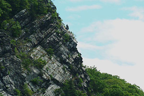 포토 JPG 해외이미지 나무 구름 계절 공원 남자 스포츠 겨울 자연 하늘 산 풍경 경사 사람없음 야외 물 파란색 컬러풀 환경 계곡 미국 추위 바위 흰색 고독 숲 언덕 산등성이 전나무 산맥 해외202004 해외포토 자연요소 식물 공공시설 감정 컬러 북아메리카 사람 돌_바위 생태계 파일형식 이미지허브