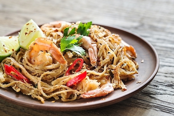 포토 JPG 해외이미지 접시 아시아 음식 바다 조각 채소 태국 고추 밥 양파 새우 콩 파슬리 갑각류 요리 동양인 사람없음 목재 빨간색 초록색 갈색 새싹 식당 식사 저녁식사 중국 튀김 신선 닫기 해산물 국수 매움 냅킨 라임 후추 패드 점심식사 해외202004 해외포토 나무 식물 동물 식기 나라 컬러 과일 재료 모션 곡류 인종 상점 면류 맛 향신료 파일형식 이미지허브