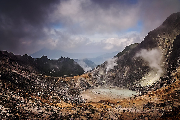포토 JPG 해외이미지 지구 여행 자연 하늘 바람 산 파노라마 풍경 사람없음 야외 여름 여행객 침묵 고요 놀람 뜨거움 황무지 정상 고도 부식 호기심 인도네시아 분화구 멀리 내추럴 절정 지리 지질학 수평선 해외202004 해외포토 자연요소 계절 교육 감정 아시아 컨셉 날씨 촬영기법 표정 사람 소리 생태계 화산 파일형식 이미지허브