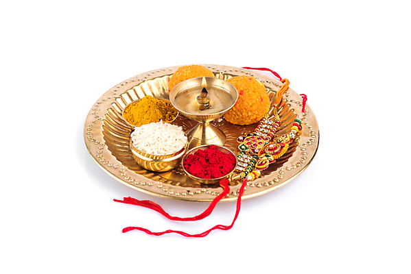 포토 JPG 해외이미지 전통 접시 행복 종교 문화 줄 백그라운드 밥 사탕 사람없음 축제 흰색 축하 인사 악단 화려 사발 실 달콤 은색 낟알 가루 인도인 손목 심볼 자매 예배 형제 언니 남동생 등잔 손목보호대 숭배 힌두교 강황 해외202004 해외포토 외국인 식기 여자 남자 감정 음악 음식 컬러 컨셉 식재료 가족 디저트 동양인 신체부위 예절 사기그릇 맛 동생 파일형식 이미지허브