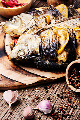 포토 JPG 해외이미지 접시 음식 바다 다이어트 토마토 채소 탁자 감자 건강 어류 요리 사람없음 주방 식사 저녁식사 튀김 시골 고명 그릴 굽기 지중해 먹기 레몬 해산물 준비 서빙 잉어 점심식사 해외202004 해외포토 식기 가구 과일 모션 주방용품 수중동물 구이 파일형식 이미지허브