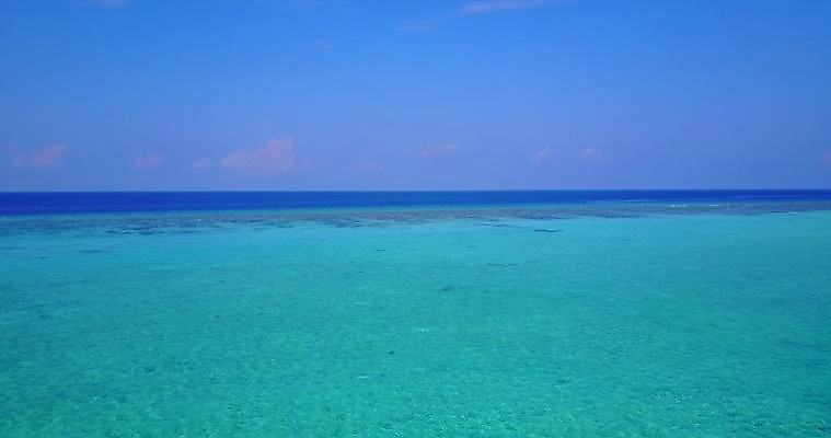 포토 JPG 해외이미지 바다 섬 백그라운드 자연 하늘 휴가 휴식 안테나 풍경 사람없음 물 여름 파란색 모래사장 맑음 흰색 모래언덕 석호 몰디브 드론 터키석 파라다이스 해외202004 해외포토 자연요소 계절 아시아 컬러 컨셉 통신 날씨 보석 언덕 생태계 파일형식 이미지허브