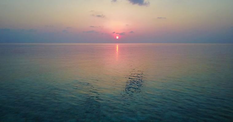 포토 JPG 해외이미지 모래 섬 자연 하늘 풍경 사람없음 여름 파란색 모래사장 일출 맑음 일몰 새벽 저녁 모래언덕 석호 몰디브 해외202004 해외포토 자연요소 계절 아시아 바다 컬러 날씨 노을 야간 언덕 생태계 파일형식 이미지허브