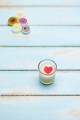 포토 JPG 해외이미지 디자인 백그라운드 크리스마스 오렌지 유리 불 휴가 전등 사람없음 장식 빨간색 빛 컬러풀 노란색 보라색 축제 흰색 하트 축하 심볼 오브젝트 왁스 화상 해외202004 해외포토 자연요소 모양 기념일 컬러 컨셉 과일 재질 조명 상처 파일형식 이미지허브