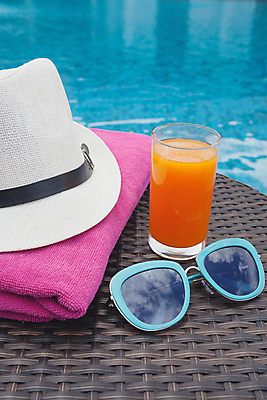 포토 JPG 해외이미지 음료 자연 하늘 휴식 수영장 사람없음 야외 물 여행객 주스 마시기 알코올 칵테일 액체 상쾌 몰디브 무한 소셜 해외202004 해외포토 자연요소 감정 아시아 컨셉 모션 주류 사람 생태계 파일형식 이미지허브