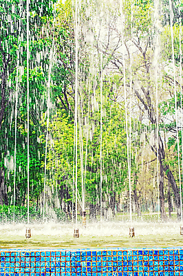 포토 JPG 해외이미지 공원 건축양식 사람없음 야외 물 여름 젖음 흐름 수확 바위 도시 액체 개울 떨어짐 시원함 분수 스프링쿨러 해외202004 해외포토 자연요소 계절 공공시설 건축 컨셉 농업 강 돌_바위 파일형식 이미지허브