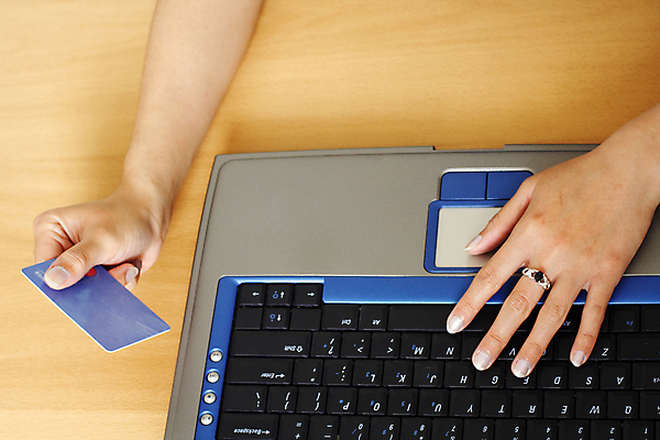 포토 JPG 해외이미지 여자 인터넷 비즈니스 사람 사람없음 금융 노트북 쇼핑 컴퓨터 사무실 상점 키보드 비즈니스우먼 신용카드 구매 쥐 온라인 전자상거래 요금 체크아웃 비용 해외202004 해외포토 경제 전자제품 직장인 설치류 파일형식 이미지허브