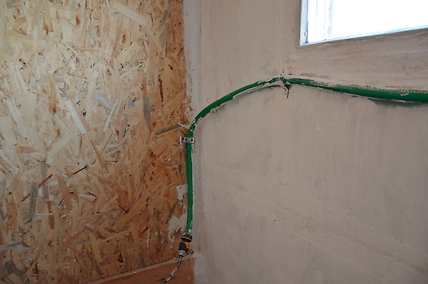 포토 JPG 해외이미지 직업 손 디자인 벽 백그라운드 이동 바닥 아파트 주택 사람없음 내부 장식 페인트 방 장비 흰색 공구 붓 업무 점 수리 그림 롤러 페인트붓 화가 해외202004 해외포토 컬러 컨셉 건물 신체부위 도구 작업 파일형식 이미지허브