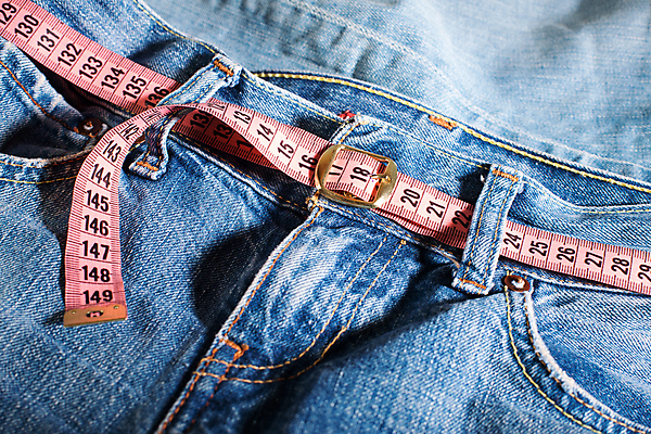 포토 JPG 해외이미지 라이프스타일 분홍색 백그라운드 컨셉 신체 다이어트 사람없음 유행 벨트 흰색 청바지 계획 몸무게 비만 날씬함 허리 측정 테이프 칼로리 계량기 고립 돌봄 적자 제어 해외202004 해외포토 잡화 컬러 바지 모션 문구용품 건강 생활 신체부위 몸매 파일형식 이미지허브