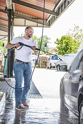 포토 JPG 해외이미지 손 자동차 수염 함께함 한명 사람 야외 물 여름 빛 검은색 젖음 흰색 작업 씻기 빨래 청소 스프레이 비누 대머리 분무기 제트기 호스 세탁기 청소부 부스 노즐 압력 해외202004 해외포토 자연요소 직업 1 헤어스타일 계절 육상교통 컬러 컨셉 가사 비행기 신체부위 위생용품 청결 가전제품 파일형식 이미지허브