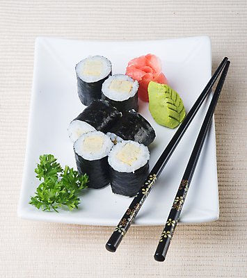 포토 JPG 해외이미지 전통 접시 아시아 음식 백그라운드 밥 오이 새우 어류 요리 동양인 사람없음 일본 검은색 식사 저녁식사 초밥 회 신선 해조류 맛 고추냉이 참치 장어 해산물 날것 롤 연어 생강 점심식사 해외202004 해외포토 식기 나라 컬러 컨셉 채소 갑각류 인종 수중동물 양념 해양식물 일본음식 파일형식 이미지허브