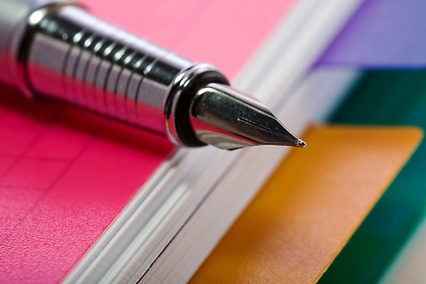 포토 JPG 해외이미지 종이 비즈니스 잉크 사람없음 책 사무실 펜 쪽지 공책 장비 기구 편지 분수 문서 공급 해외202004 해외포토 문구용품 필기구 파일형식 이미지허브