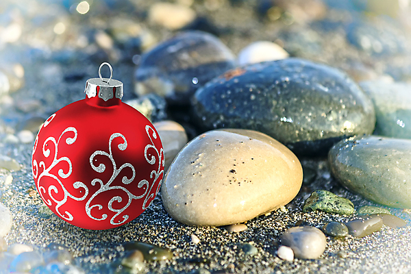 포토 JPG 해외이미지 파도 바다 크리스마스 자연 사람없음 야외 빨간색 물 종 조약돌 해외202004 해외포토 자연요소 기념일 컬러 돌_바위 생태계 파일형식 이미지허브