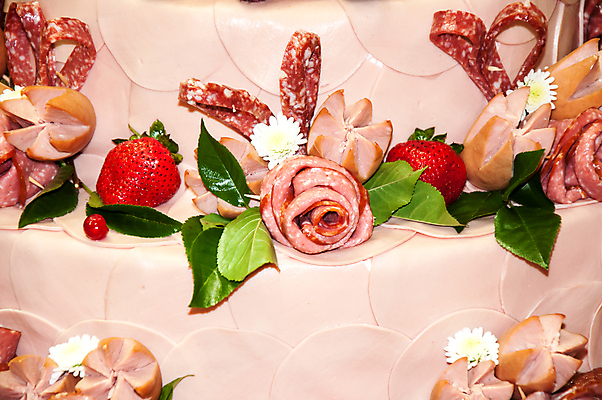 포토 JPG 해외이미지 접시 음식 조각 재료 육류 돼지고기 요리 사람없음 빨간색 세트 갈색 주방 식사 저녁식사 소고기 신선 소시지 맛 상품 먹기 향신료 날것 슬라이스 점심식사 살라미 해외202004 해외포토 식기 컬러 컨셉 식재료 모션 가공식품 향미료 파일형식 이미지허브