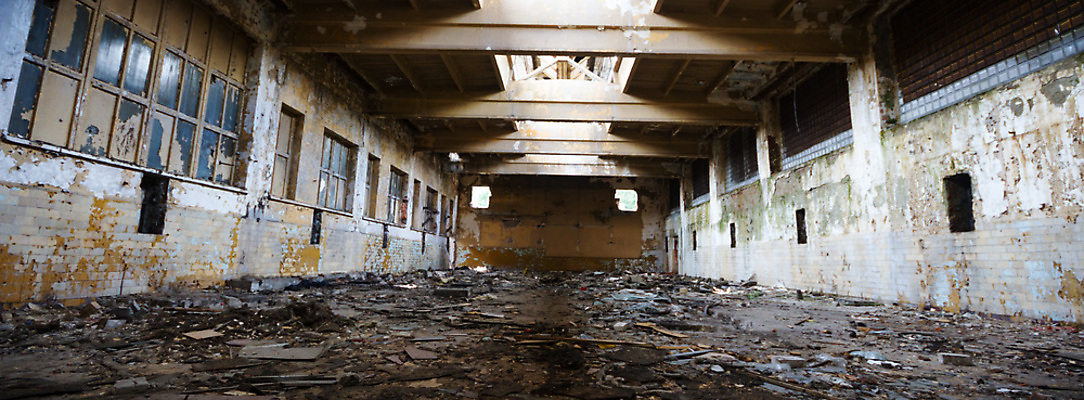포토 JPG 해외이미지 산업 벽 백그라운드 건축양식 창문 공장 유리 벽돌 직장 사람없음 내부 건물 빛 금속 검은색 어둠 수확 도시 폐기물 위험 버리기 창고 복고 먼지 낭비 구식 그런지 깨짐 방치 썩음 옛날 철강 파멸 해외202004 해외포토 건축물 건축 컬러 컨셉 농업 회사 공업 모션 재질 쓰레기 파일형식 소멸 이미지허브