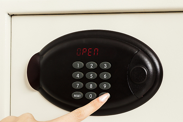 포토 JPG 해외이미지 1 컨셉 돈 비즈니스 안전 사람없음 금융 상자 문 믿음 금속 검은색 힘 저축 흰색 재산 암호 보호 비밀 오브젝트 싱글 잠금 보안 시스템 수납 보물 고립 고체 철강 뺏기 해외202004 해외포토 감정 컬러 모션 재질 경제 파일형식 이미지허브