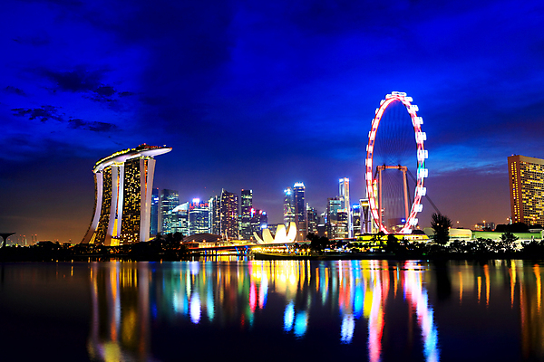 포토 JPG 해외이미지 야경 사람없음 야외 강 도시풍경 고층빌딩 도시 도심 대관람차 싱가폴 해외202004 해외포토 아시아 풍경 빌딩 놀이기구 밤 야간 파일형식 이미지허브