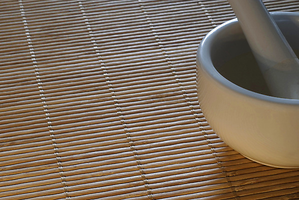 포토 JPG 해외이미지 음식 백그라운드 요리 사람없음 주방 손상 매트 흰색 기구 공구 사발 혼합 컨테이너 대나무 향신료 준비 그라인더 갈기 막자 백자 해외202004 해외포토 나무 산업 컬러 컨셉 도구 도자기 사기그릇 커피용품 향미료 파일형식 이미지허브