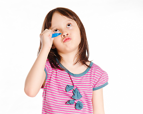 포토 JPG 해외이미지 학생 디자인 여자 행복 어린이 셔츠 생각 표시 한명 미소 사람 펜 우주 스크린 공백 흰색 기록 호기심 그림 고립 가상 카피스페이스 해외202004 해외포토 1 감정 컬러 컨셉 상의 표정 필기구 파일형식 이미지허브