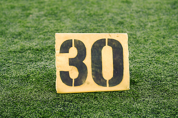 포토 JPG 해외이미지 선 스포츠 밭 잔디 사람없음 야외 세로 초록색 미식축구 축구 경기장 인공 카피스페이스 해외202004 해외포토 식물 컬러 농업 스포츠시설 구기 공백 파일형식 이미지허브