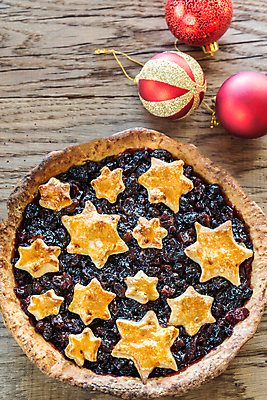 포토 JPG 해외이미지 계절 열매 별 음식 백그라운드 크리스마스 겨울 공 탁자 휴가 디저트 새해 선물 이벤트 사람없음 목재 빨간색 케이크 축제 껍질 시골 축하 원형 황금 달콤 정상 설탕 굽기 타르트 페스츄리 해외202004 해외포토 자연요소 도형 나무 식물 기념일 빵 컬러 가구 컨셉 재료 맛 구이 파이_빵 파일형식 이미지허브