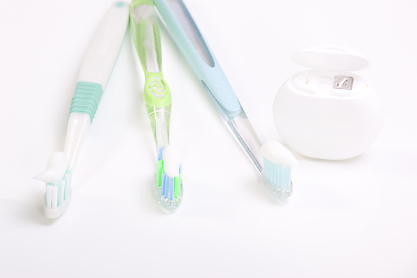 포토 JPG 해외이미지 백그라운드 오렌지 건강 3 사람없음 위생용품 약 장비 흰색 기구 공구 신선 달콤 맛 치아 호흡 칫솔 플라스틱 설탕 민트 싱글 치과의사 냄새 아로마 거짓말 고립 미백 위생관리 해외202004 스피아민트 해외포토 컬러 생활용품 컨셉 과일 의학 재질 관리 의사 도구 소화기관 허브 파일형식 이미지허브