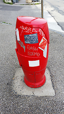 포토 JPG 해외이미지 도로 불 거리 안전 사람없음 야외 빨간색 물 빛 컬러풀 금속 장비 프랑스 공구 긴급 도시 구출 플러그 보호 전기에너지 연결 위험 소방관 묘사 오브젝트 싱글 예방 보안 소화기 일반 소화전 프랑스어 구조대 압력 철강 헬프 해외202004 해외포토 자연요소 문자 유럽 길 컬러 컨셉 교통시설 재질 에너지 도구 도움 안전장비 구조원 소방 파일형식 이미지허브