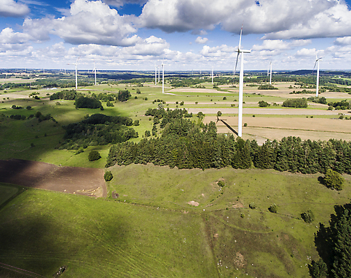 포토 JPG 해외이미지 구름 공원 산업 호수 농업 자연 하늘 바람 휴가 파노라마 풍경 사람없음 초록색 여름 환경 탑 힘 침묵 재활용 풍차 발전기 에너지 칼날 황무지 땅 프로펠러 광택 폴란드 생태학 해외202004 해외포토 자연요소 건축물 계절 공공시설 교육 유럽 컬러 날씨 촬영기법 소리 발전소 친환경 생태계 파일형식 이미지허브