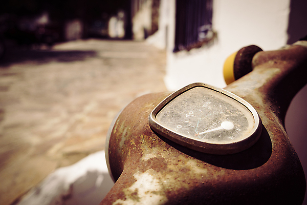 포토 JPG 해외이미지 교통시설 손잡이 사람없음 운동 금속 자전거 기계 오토바이 수확 골동품 바 클래식 승차 묘사 속도 복고 엔진 모터 소셜네트워크 속도계 옛날 철강 스타일 해외202004 해외포토 교통 컨셉 농업 모션 재질 건강 바이크 시설 파일형식 이미지허브