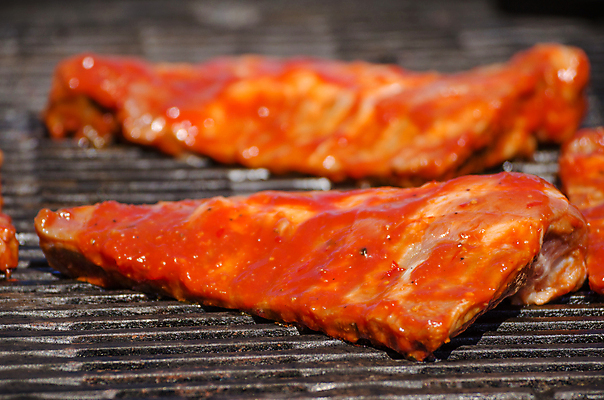 포토 JPG 해외이미지 접시 음식 백그라운드 잎 뼈 맥주 육류 돼지고기 요리 사람없음 초록색 식사 저녁식사 소고기 아기 신선 붓 돼지 뜨거움 그릴 바비큐 굽기 먹기 향신료 묘사 정사각형 토스트 갈비뼈 훈제 바비큐립 프랑스어 점심식사 해외202004 해외포토 도형 식물 문자 식기 빵 컬러 식재료 포유류 모션 주방용품 주류 사람 구이 향미료 파일형식 이미지허브