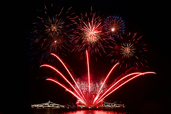 포토 JPG 해외이미지 기념일 행복 별 백그라운드 크리스마스 하늘 불 추상 휴가 불꽃 새로움 기념 미술 이벤트 사람없음 빨간색 물 파란색 빛 컬러풀 반사 노란색 파티 검은색 축제 어둠 기쁨 자유 흰색 축하 4 야간 저녁 폭발 연도 경례 파열 7월 광 독립 해외202004 해외포토 자연요소 감정 컬러 컨셉 무늬 문화예술 숫자 인사 날짜 파일형식 이미지허브