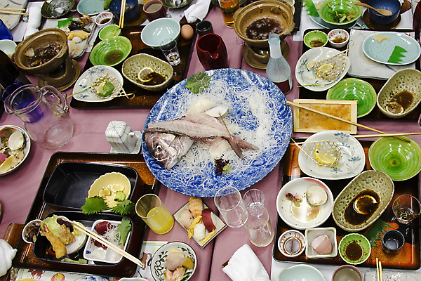 포토 JPG 해외이미지 그릇 계절 안경 음식 분홍색 단풍 채소 탁자 건강 어류 요리 사람없음 빨간색 초록색 파란색 파티 식당 일본 검은색 버섯 장비 가을 흰색 사발 고급 애피타이저 먹기 만족 중고 많음 해외202004 해외포토 식기 잡화 감정 아시아 컬러 가구 컨셉 잎 모션 이벤트 상점 수중동물 사기그릇 파일형식 이미지허브