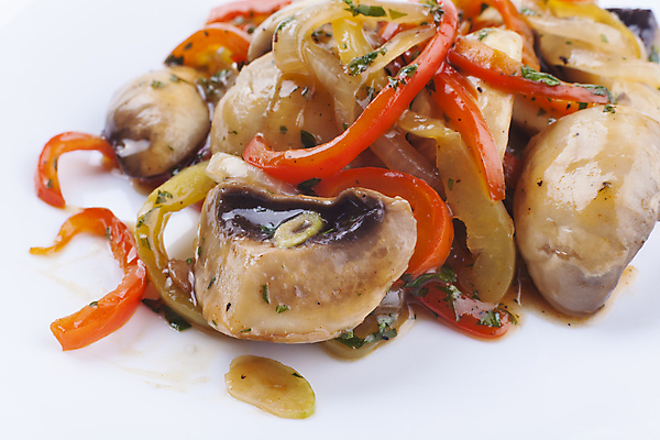 포토 JPG 해외이미지 전통 접시 음식 조각 채소 양파 건강 요리 사람없음 빨간색 초록색 갈색 식당 와인 식사 저녁식사 버섯 당근 샐러드 튀김 흰색 시골 신선 고명 클래식 닫기 맛 굽기 허브 향신료 준비 후추 내추럴 프랑스어 점심식사 백리향 해외202004 해외포토 식물 문자 식기 컬러 컨셉 모션 뿌리채소 주류 상점 구이 향미료 파일형식 이미지허브