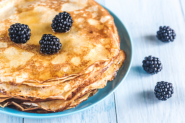 포토 JPG 해외이미지 전통 접시 열매 음식 백그라운드 포크 단풍 부분 탁자 아침 디저트 요리 사람없음 쌓기 검은색 식사 흰색 뜨거움 원형 황금 칼 달콤 아침식사 설탕 굽기 먹기 냅킨 브런치 서빙 토핑 시럽 블랙베리 흙더미 팬케이크 프랑스어 러시아인 얇은 페스츄리 핸드메이드 크레이프 많음 해외202004 해외포토 주간 도형 서양인 식물 문자 식기 빵 컬러 가구 컨셉 잎 과일 모션 케이크 흙 맛 구이 파일형식 더미 이미지허브