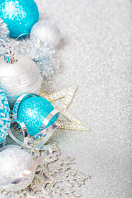 포토 JPG 해외이미지 백그라운드 크리스마스 겨울 사람없음 장식 파란색 빛 회색 장식볼 눈송이 고급 보케 엘리먼트 스타일 카피스페이스 해외202004 해외포토 계절 기념일 컬러 컨셉 눈_날씨 공백 파일형식 이미지허브