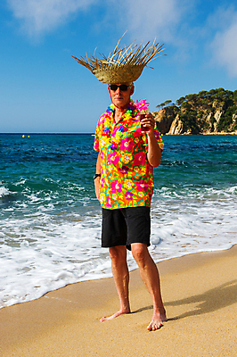 포토 JPG 해외이미지 나무 꽃 음료 파도 바다 여행 셔츠 반바지 휴가 한명 사람 풍경 물 여름 햇빛 칵테일 블라우스 하와이 해외202004 해외포토 자연요소 식물 1 계절 상의 바지 주류 태양 미국 파일형식 이미지허브