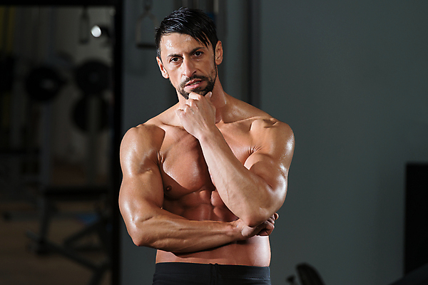 포토 JPG 해외이미지 백인 라이프스타일 남자 스포츠 휴식 실내 건강 한명 성인 신체부위 운동 강사 스트레칭 무게 웨이트트레이닝 보디빌딩 복근 해외202004 해외포토 서양인 직업 1 컨셉 근육 사람 내부 생활 헬스 파일형식 이미지허브