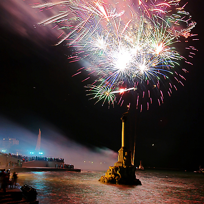 포토 JPG 해외이미지 전통 별 백그라운드 하늘 휴가 불꽃 조명 새로움 기술 이벤트 사람없음 빨간색 물 강 반사 노란색 파티 검은색 축제 공연 로켓 축하 만 야간 번개 발사 폭발 폭발물 경례 마법 보여주기 빛망울 천연기념물 광 멀티 웅장함 해외202004 해외포토 자연요소 무기 컬러 컨셉 모션 불 날씨 빛 인사 파일형식 이미지허브